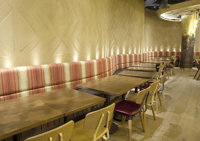 Anaglyptic clay finish, Nando's restaurant in Edinburgh