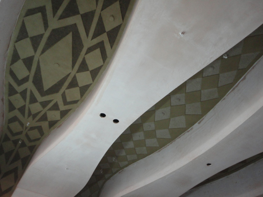 Carved clay walls and ceiling, Nando's restaurant in West Bromwich